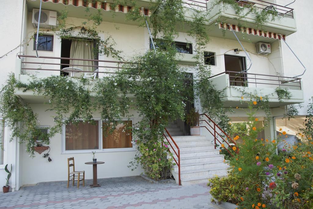 'Αγριοι Λιμένες Apartment Iria Exterior photo